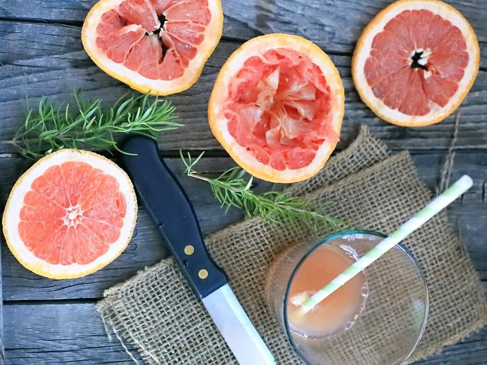 Grapefruit effectively stimulates the fat burning process in the body