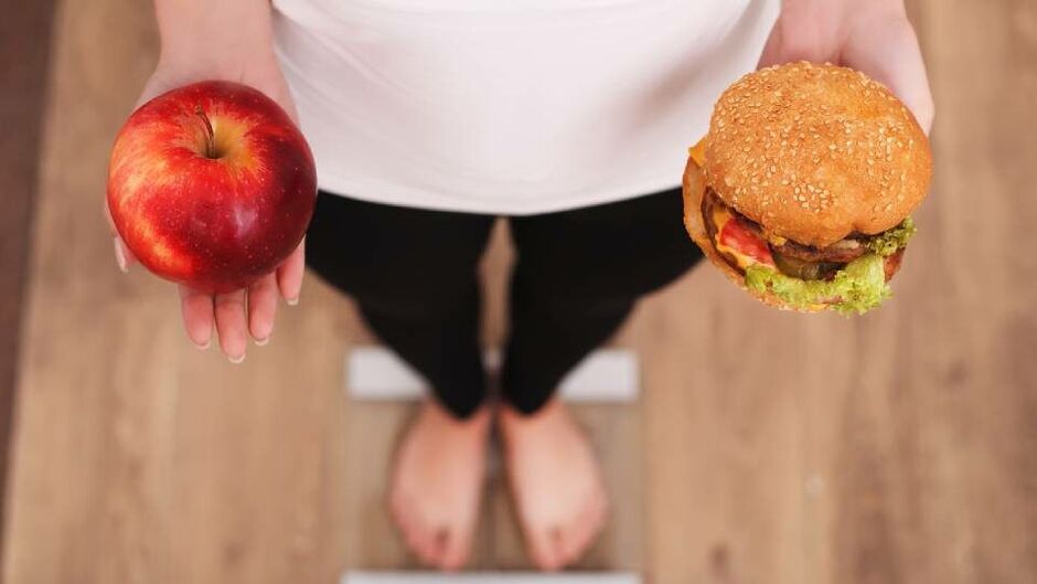 One way to lose weight quickly is to change your eating habits. 