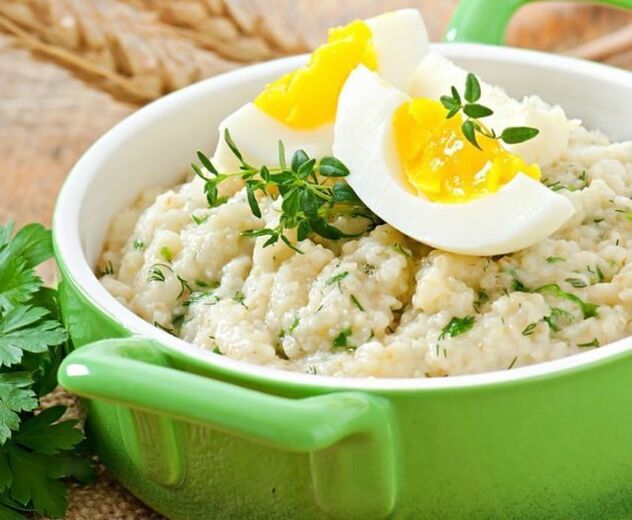 Porridge and boiled egg breakfast gout